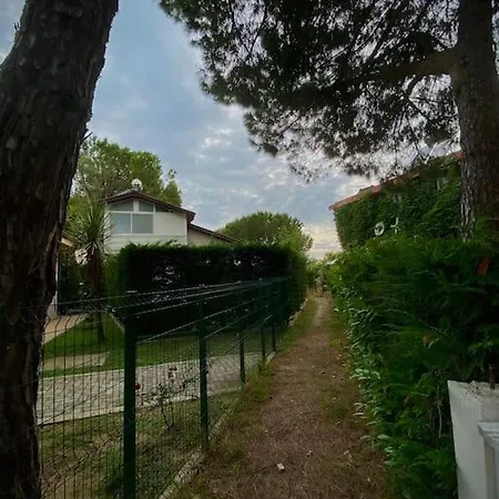 House For Rent Gjiri I Lalzit. Prázdninový dům