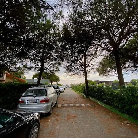 House For Rent Gjiri I Lalzit. Prázdninový dům *