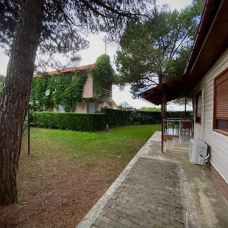 House For Rent Gjiri I Lalzit. Prázdninový dům Durrës